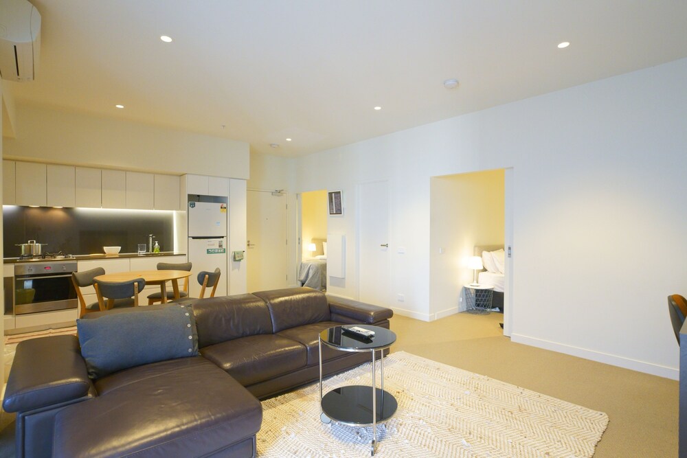 MH Private Apartments @ The William