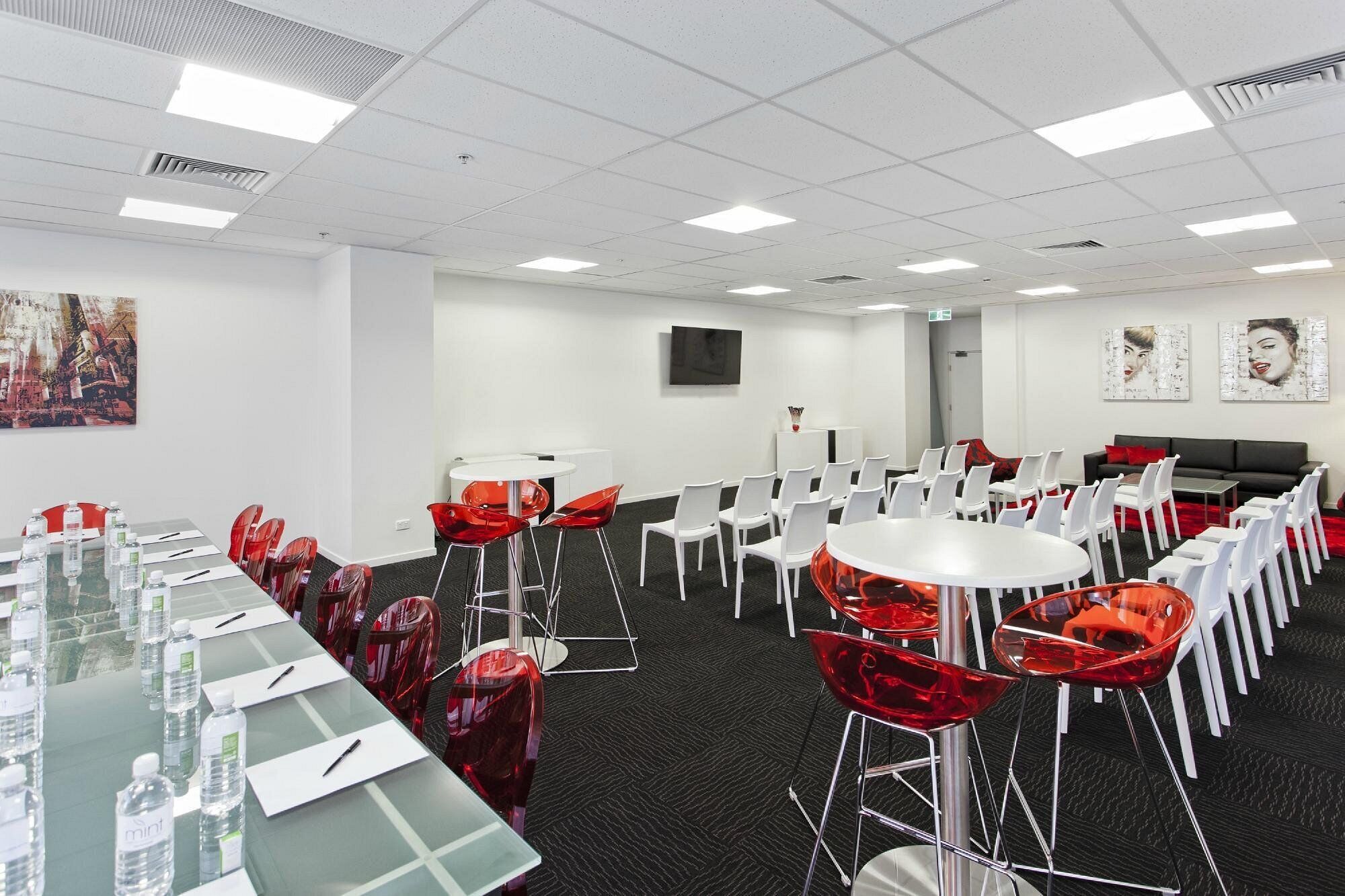 Oaks Melbourne St Kilda Road Hotel