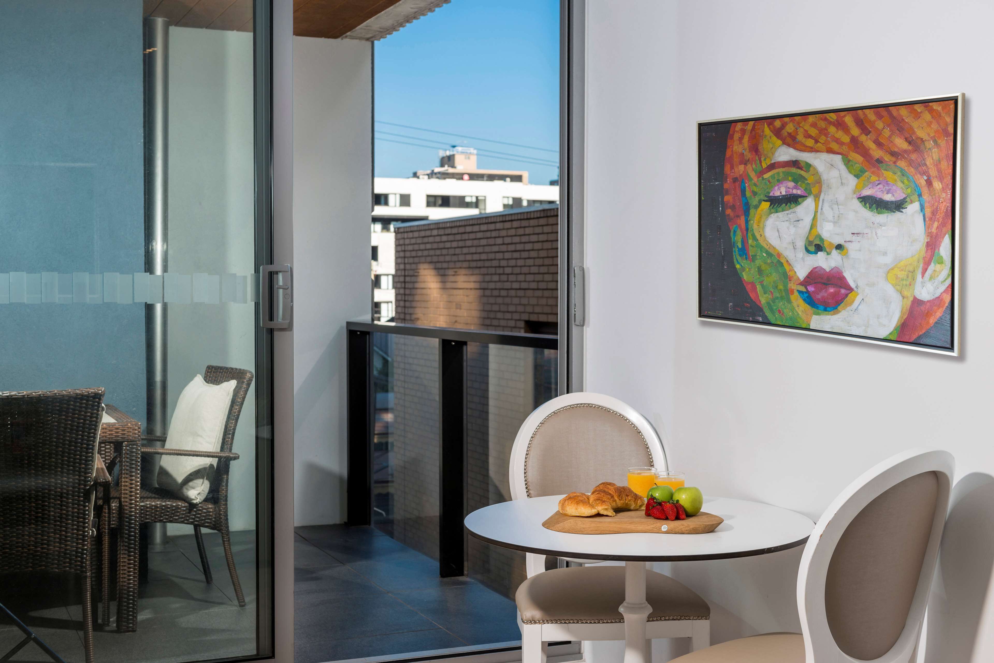Oaks Melbourne South Yarra Suites