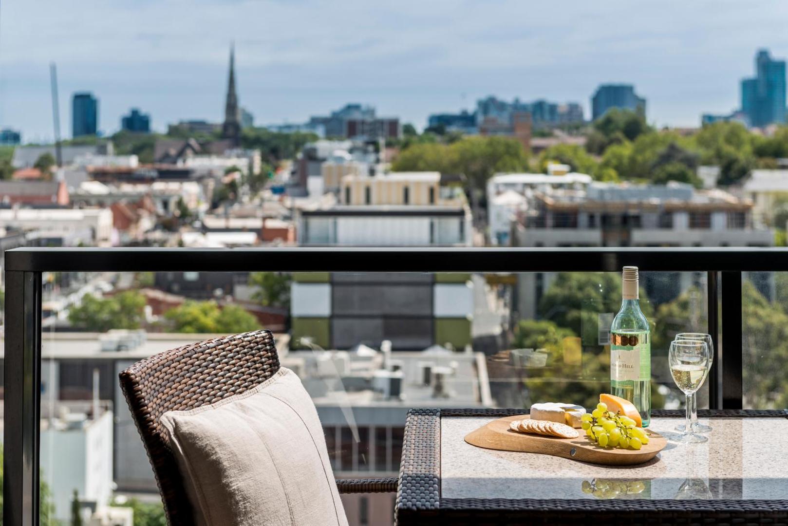 Oaks Melbourne South Yarra Suites