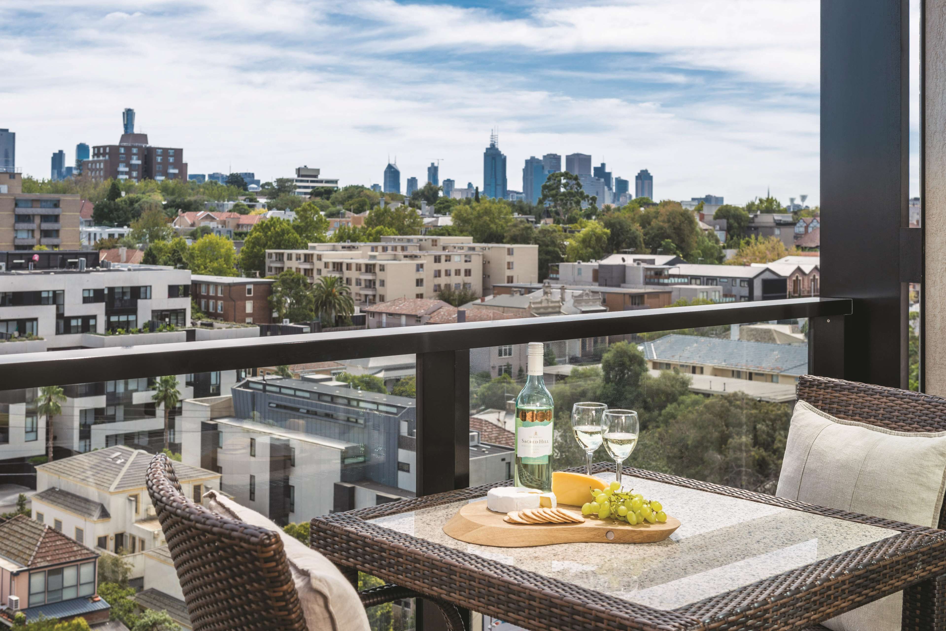 Oaks Melbourne South Yarra Suites