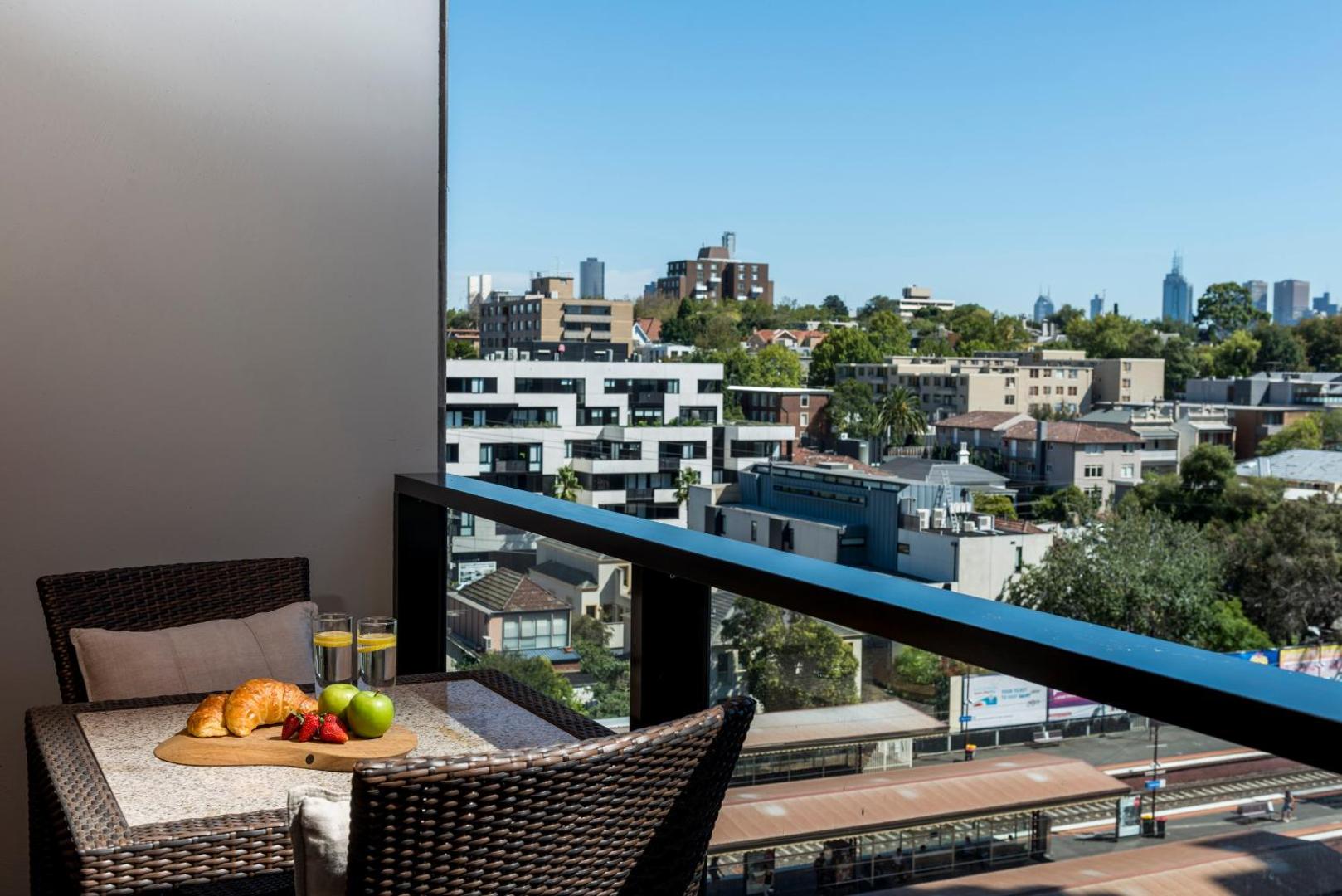 Oaks Melbourne South Yarra Suites