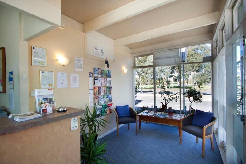 Parkville Motel