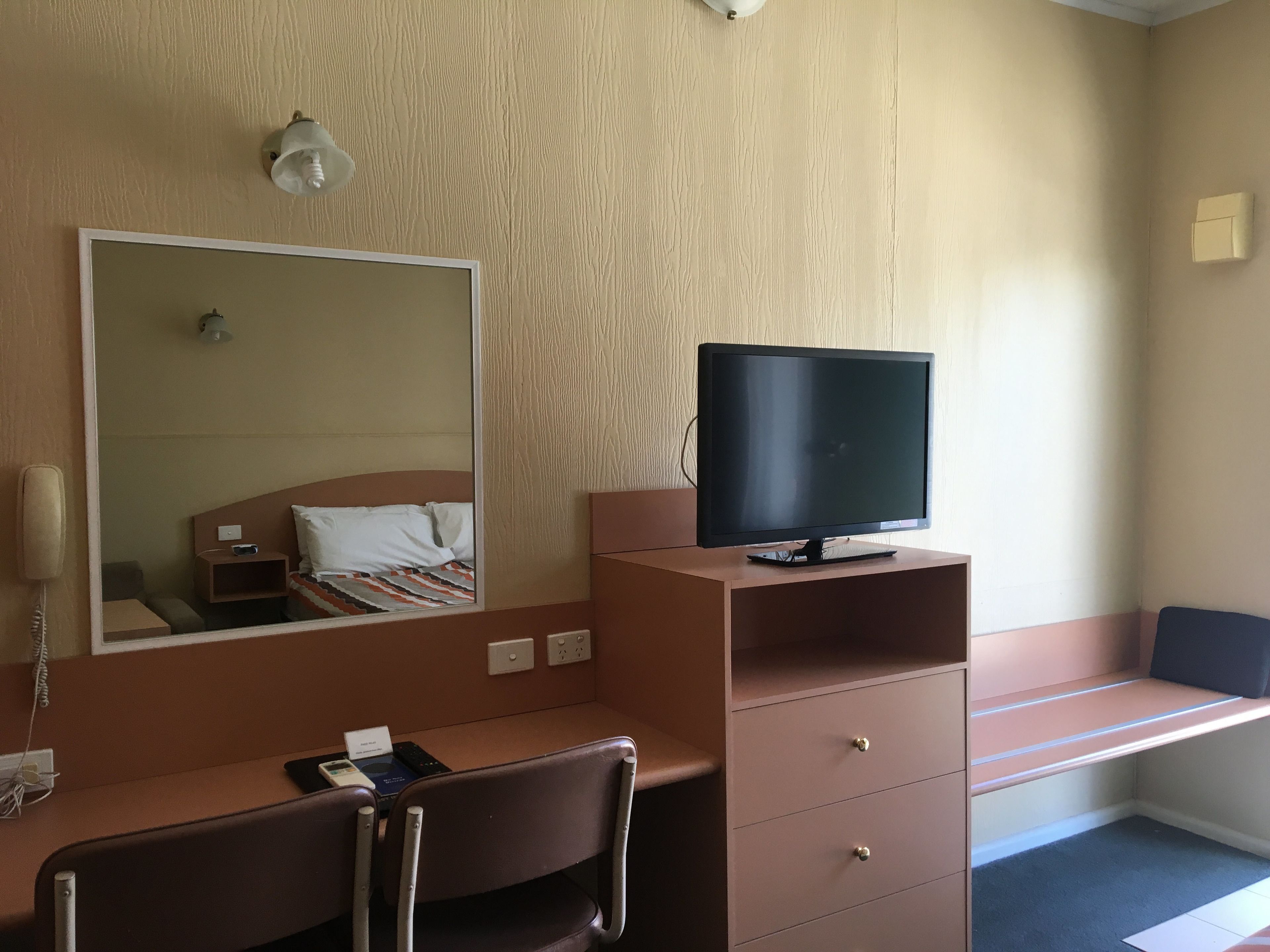 Parkville Motel