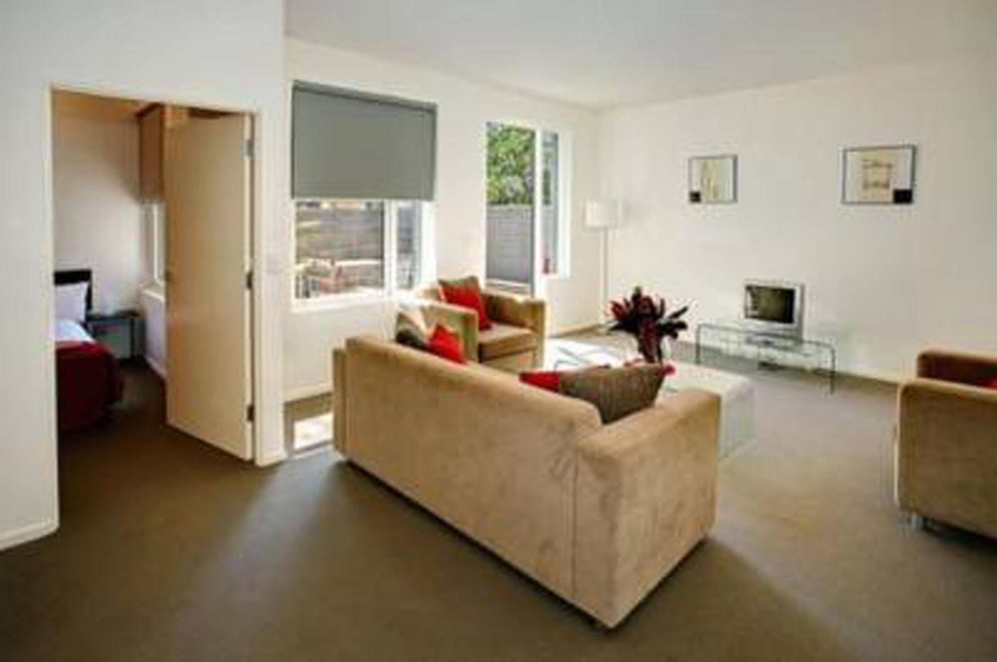 Plum Serviced Apartment North Melbourne