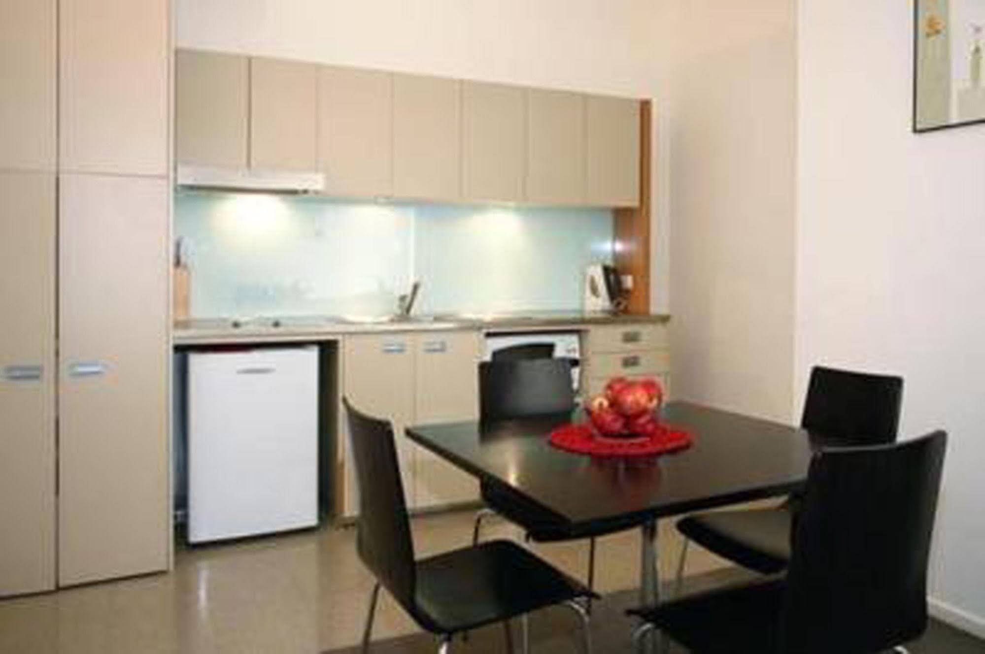 Plum Serviced Apartment North Melbourne