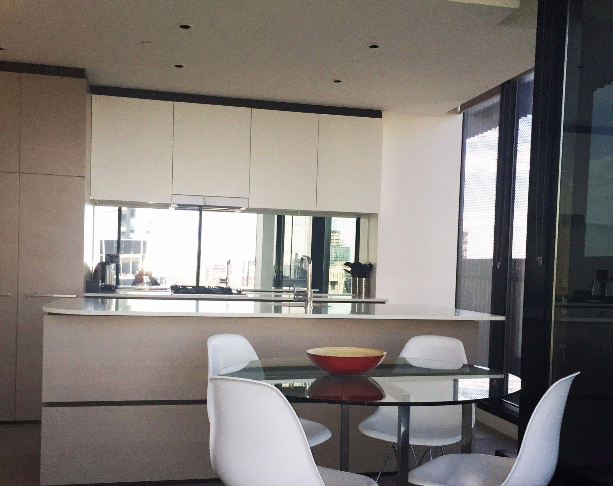 Wyndel Apartments St Kilda Views, Melbourne