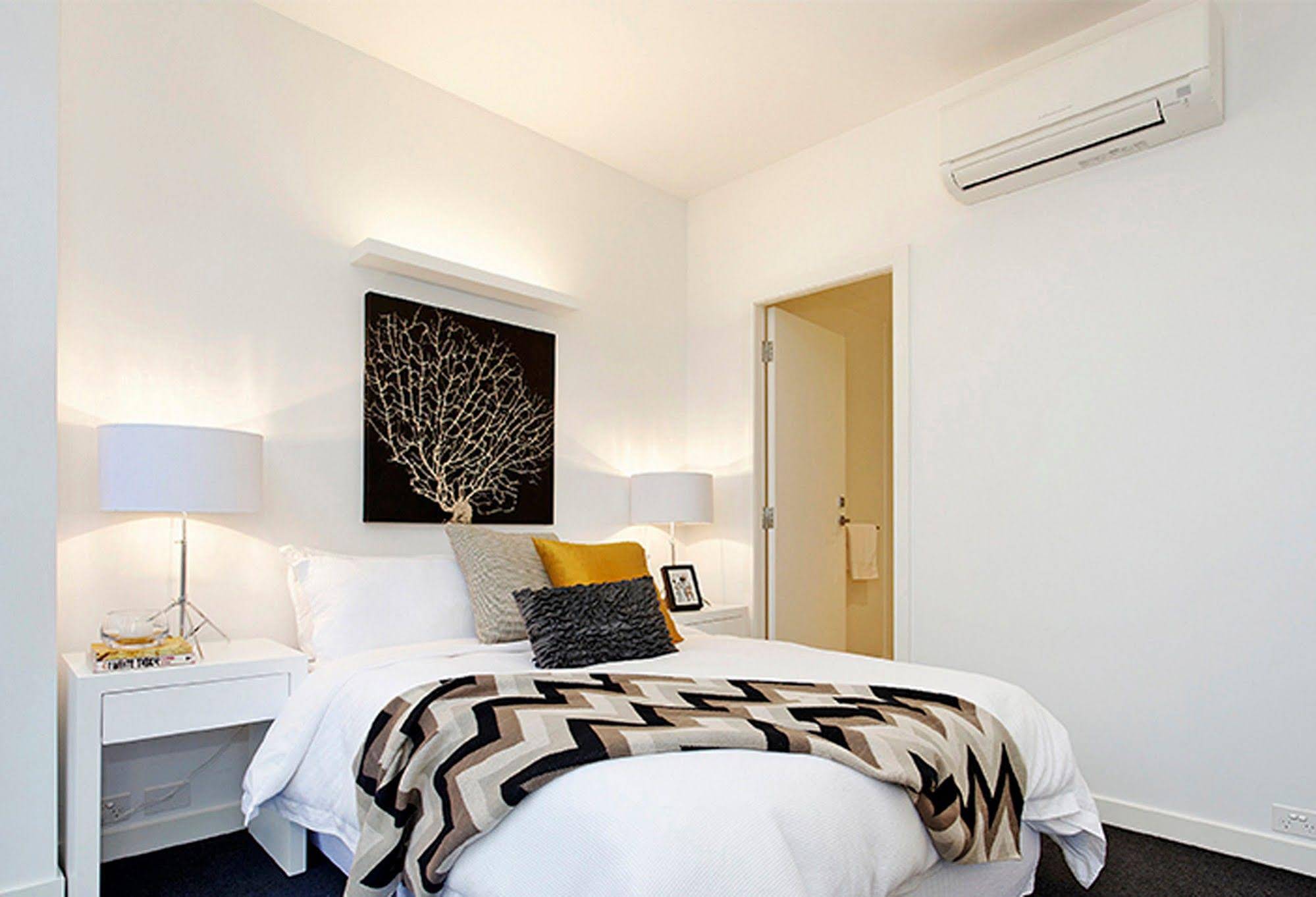 Wyndel Apartments St Kilda Views, Melbourne