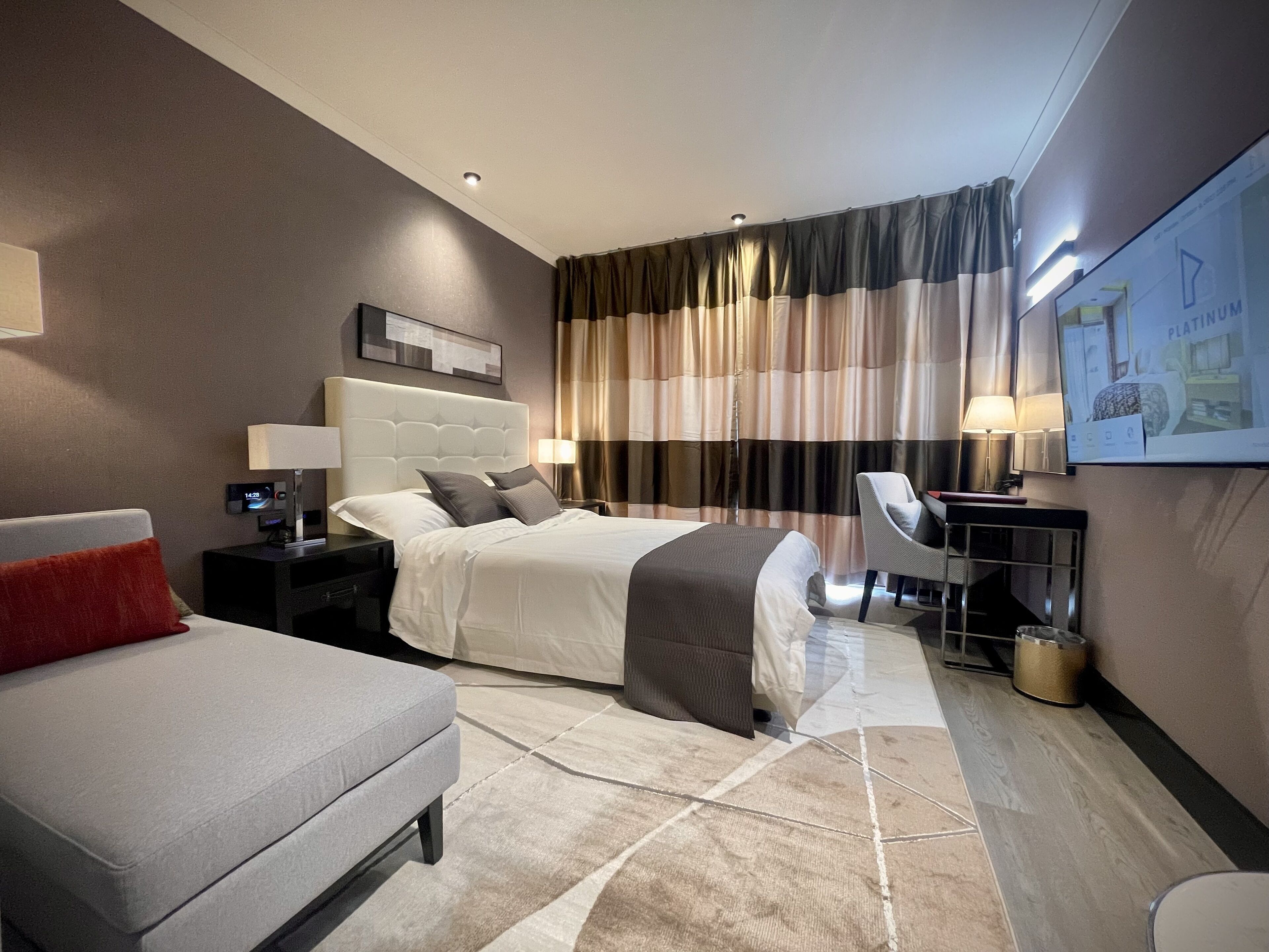 Platinum Rooms