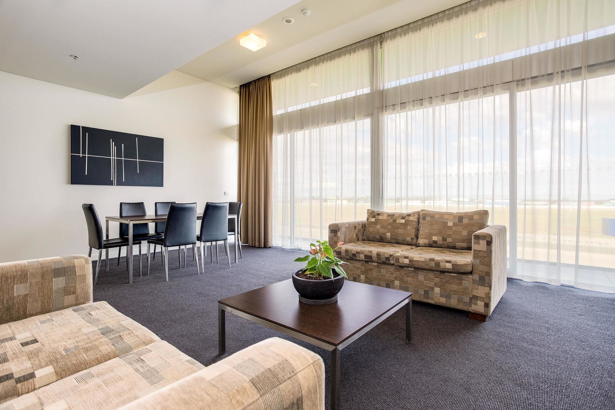 Mantra Melbourne Melton