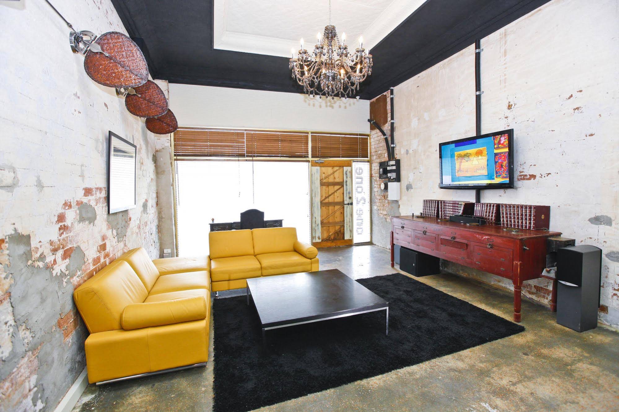 Indulge Apartments - Eighth Street