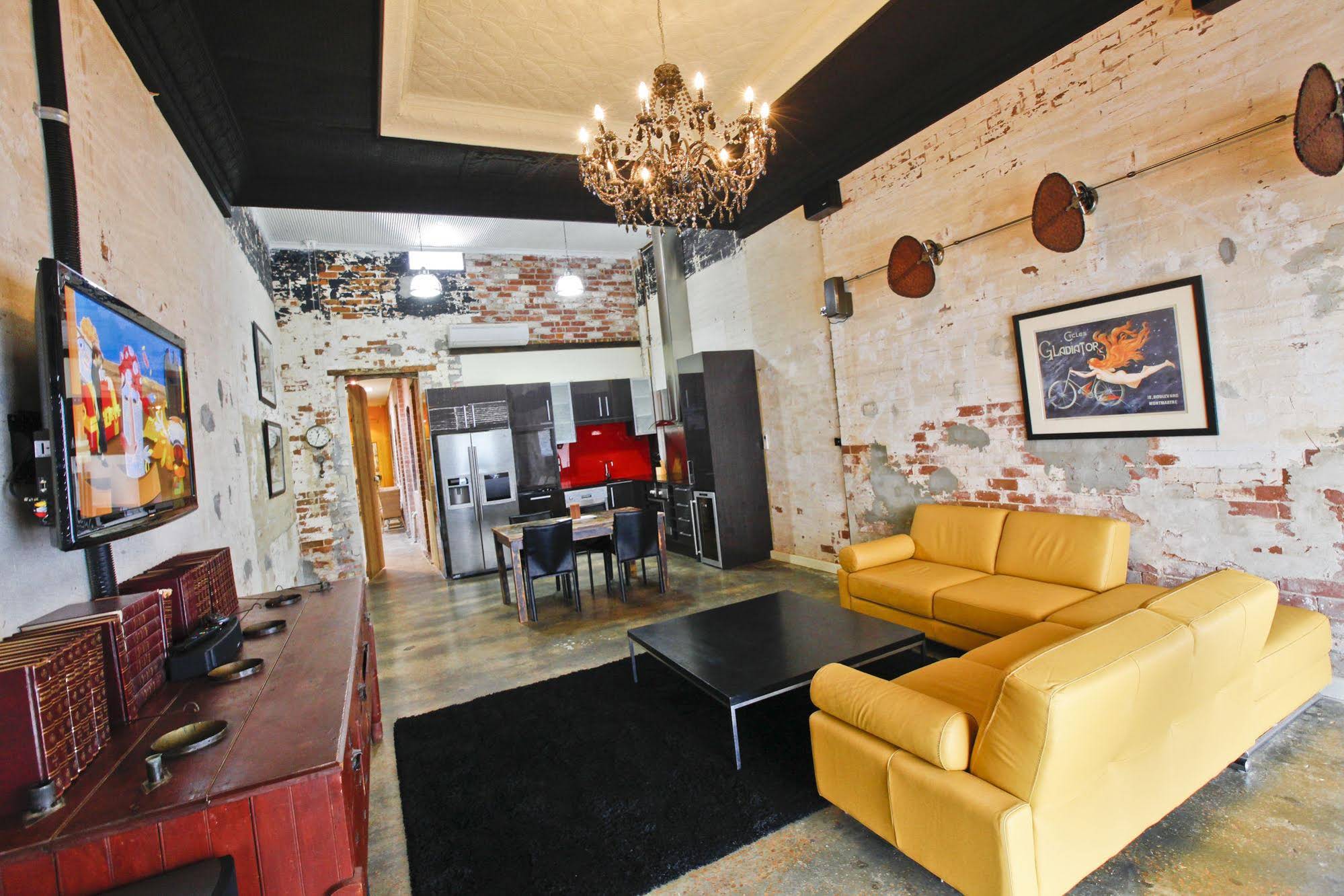 Indulge Apartments - Eighth Street