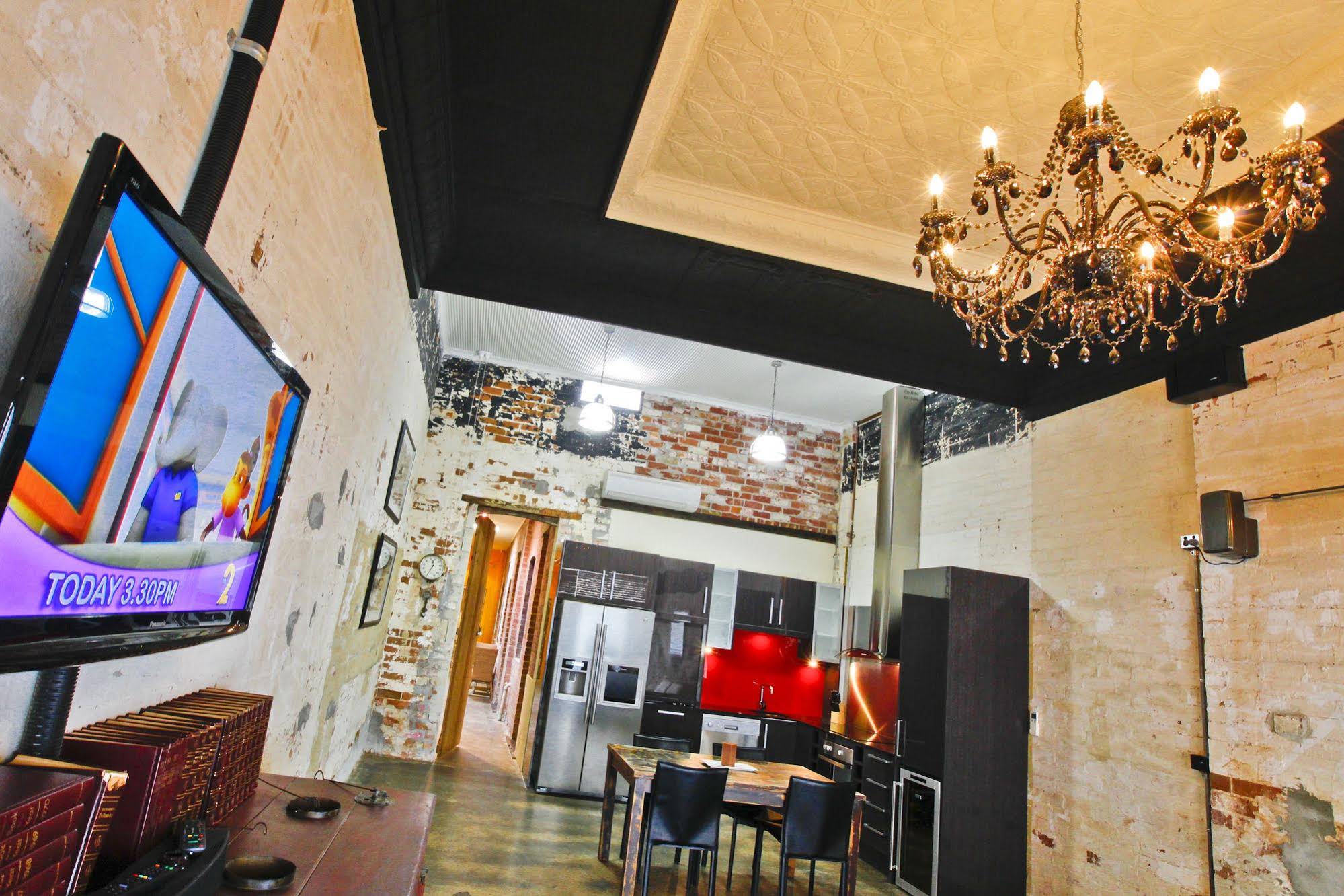 Indulge Apartments - Eighth Street