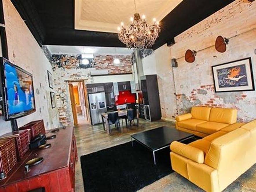 Indulge Apartments - Eighth Street