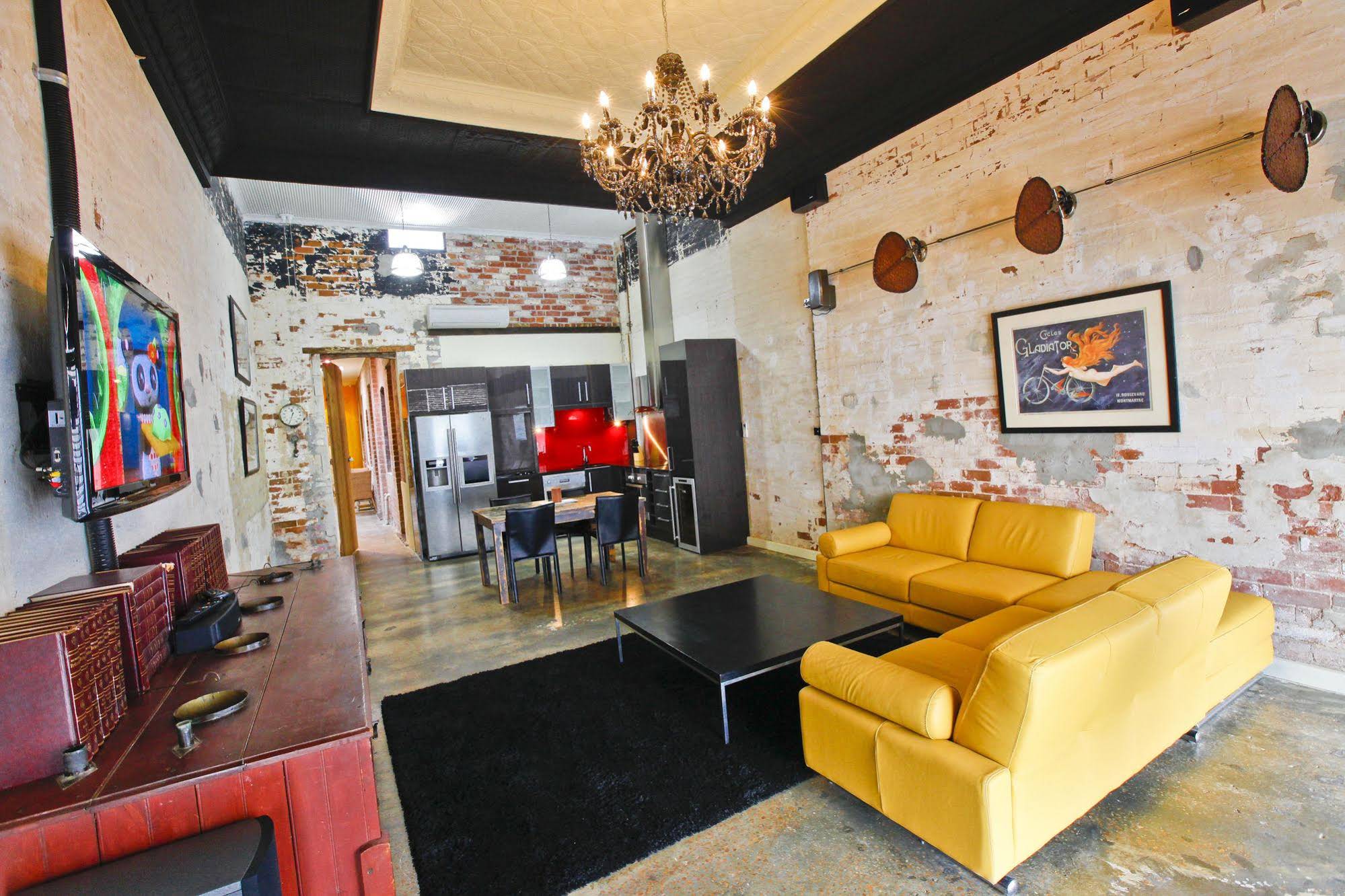 Indulge Apartments - Eighth Street
