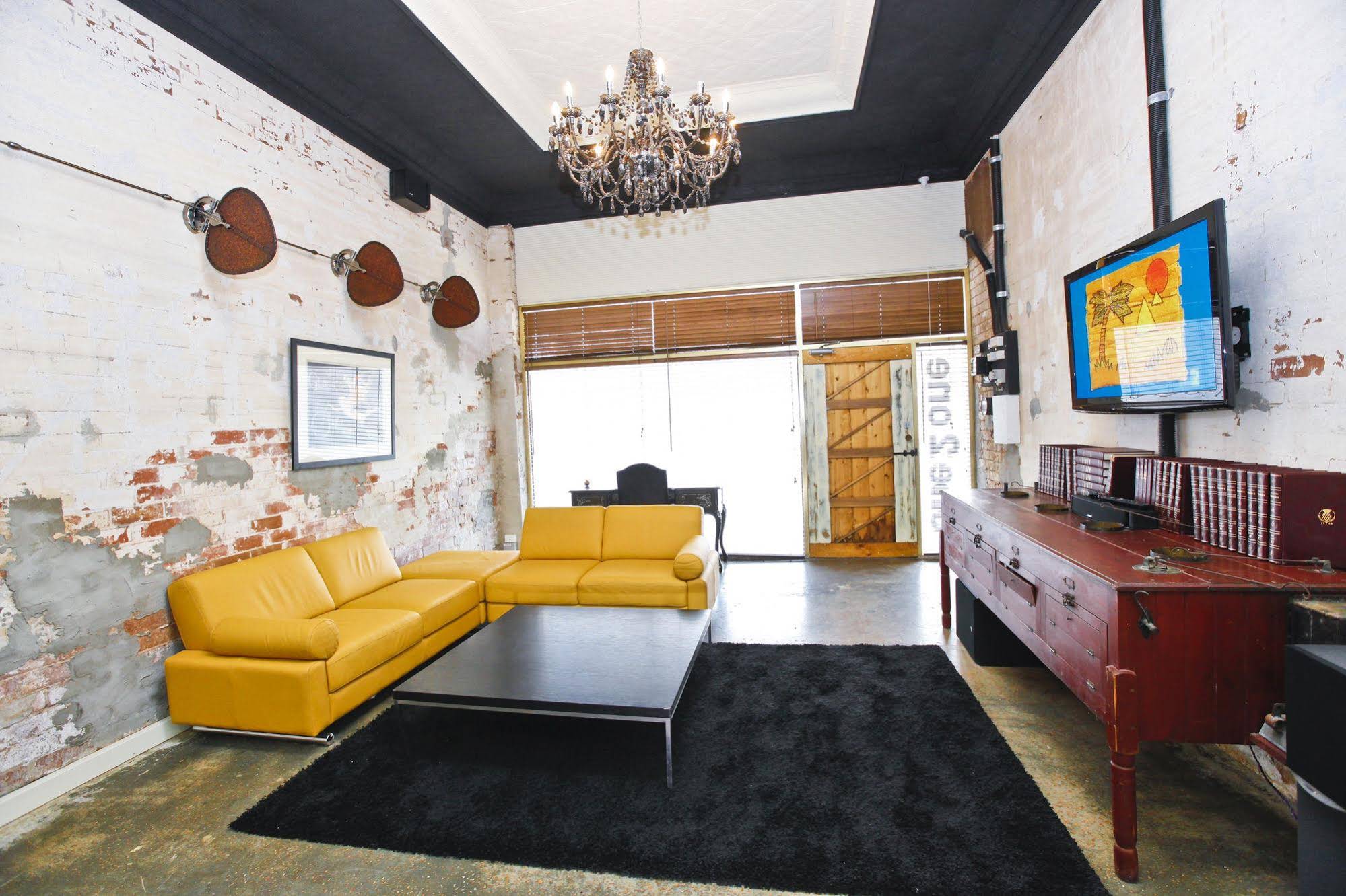 Indulge Apartments - Eighth Street