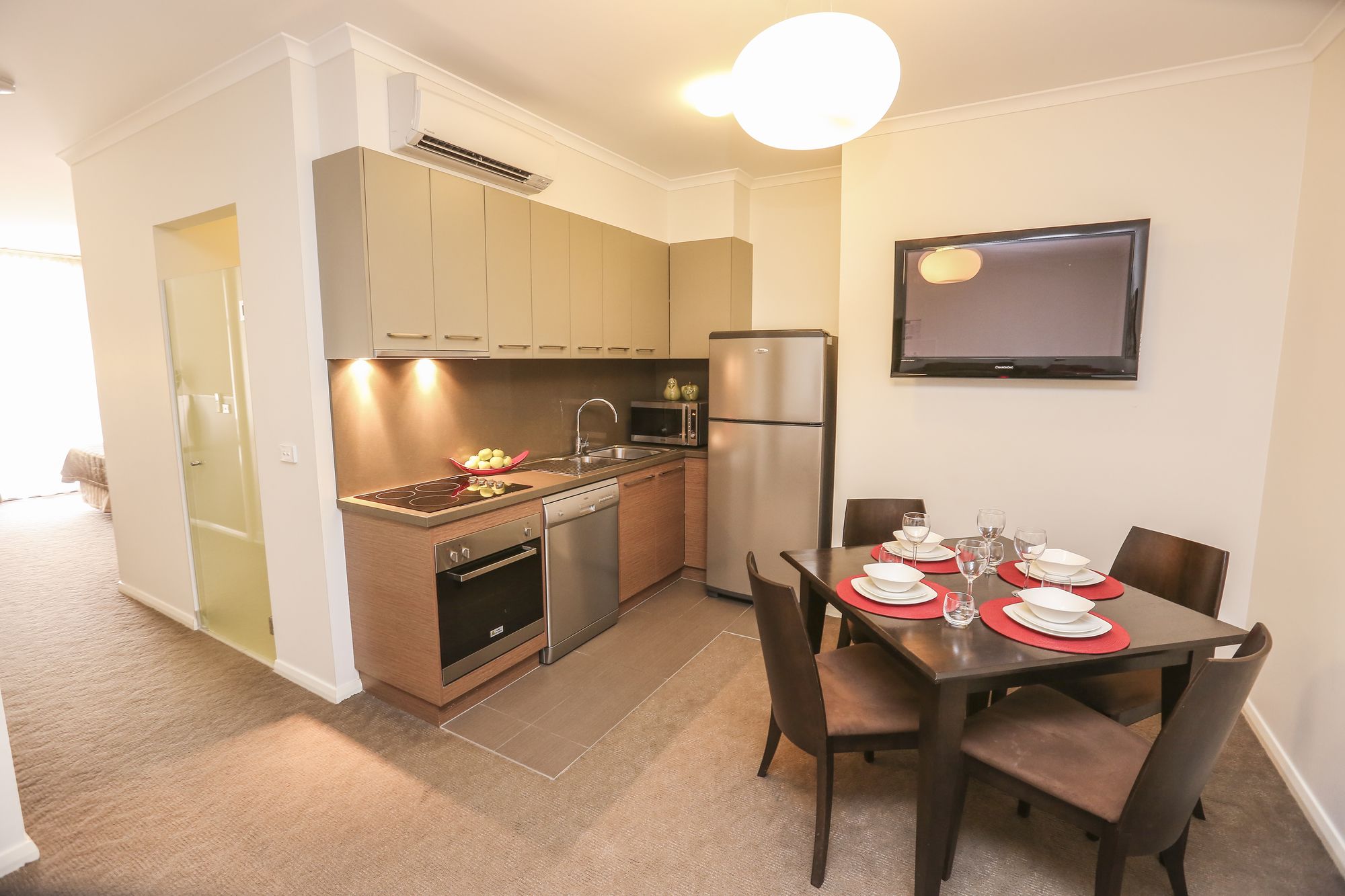 Indulge Apartments - Ontario