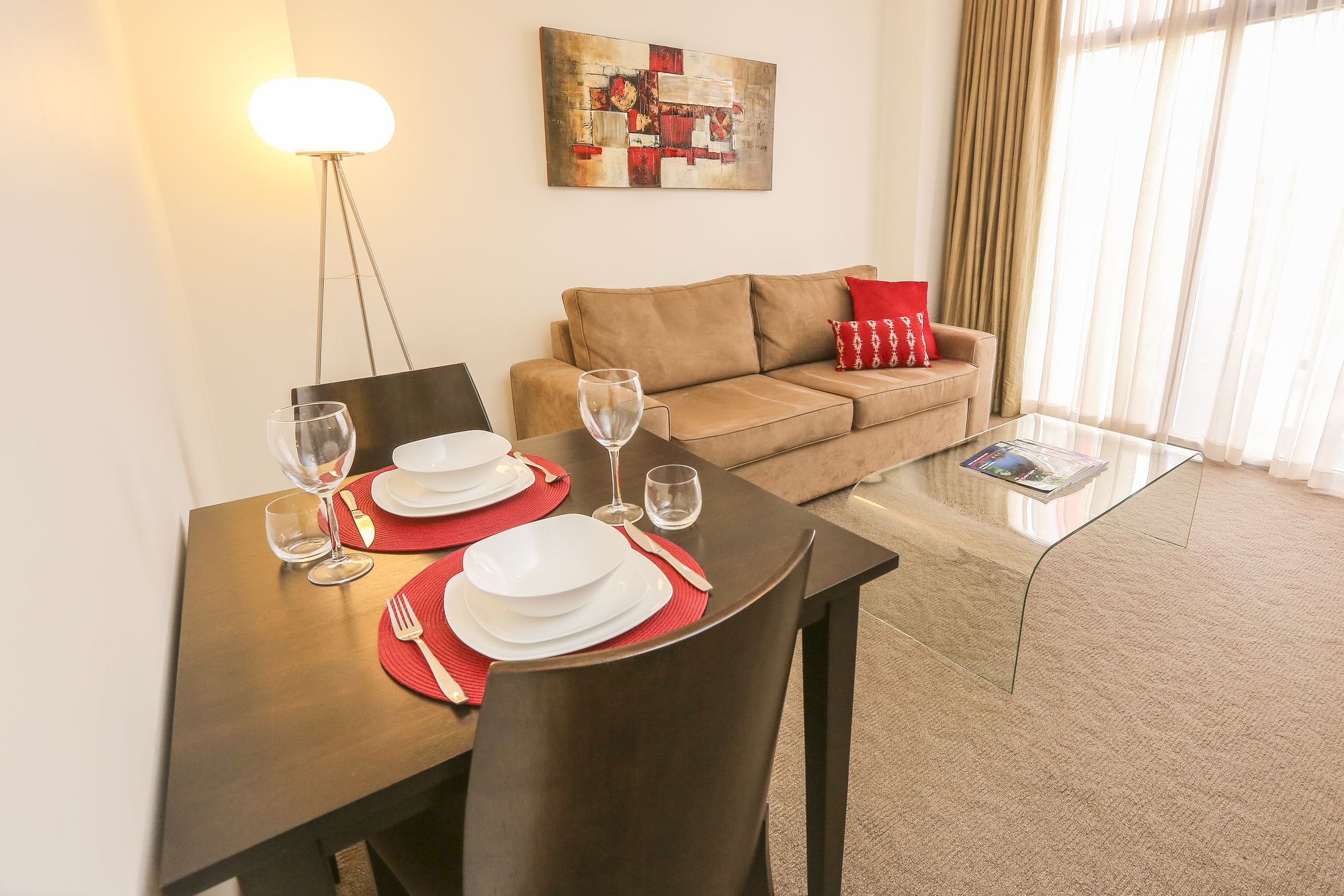 Indulge Apartments - Ontario