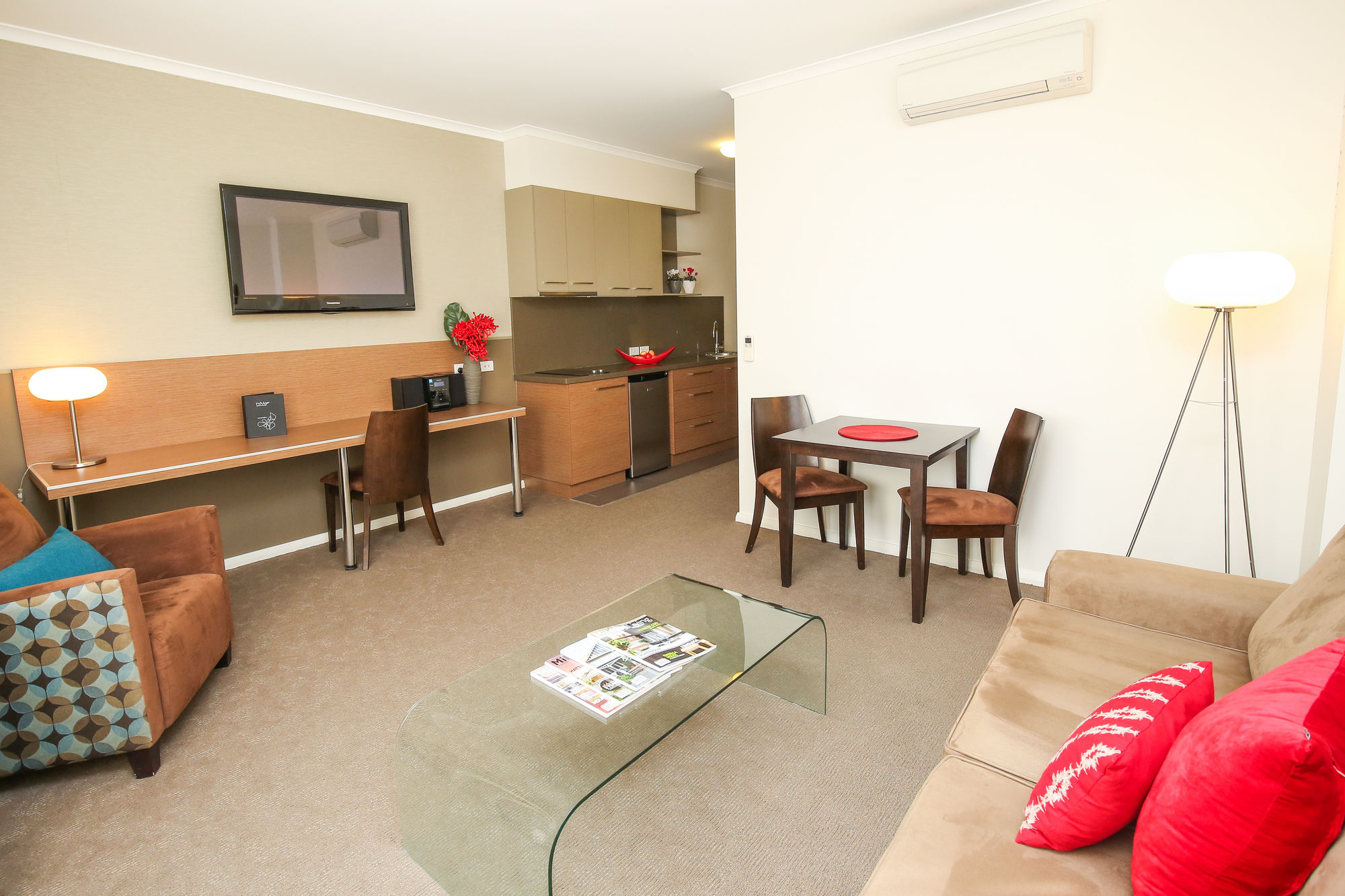Indulge Apartments - Ontario