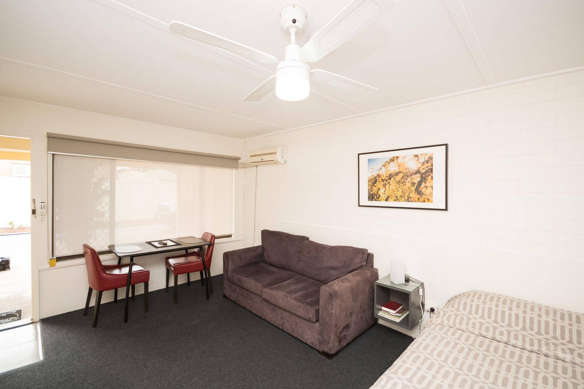 Vineland Motel