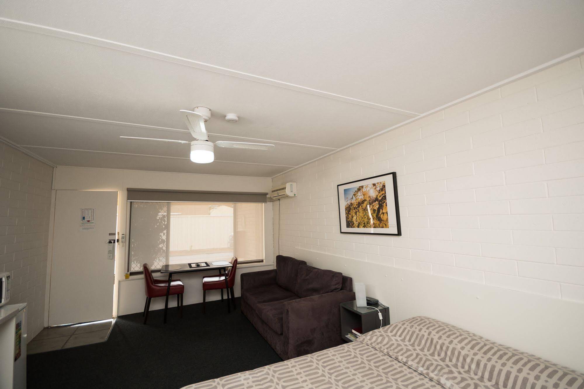 Vineland Motel