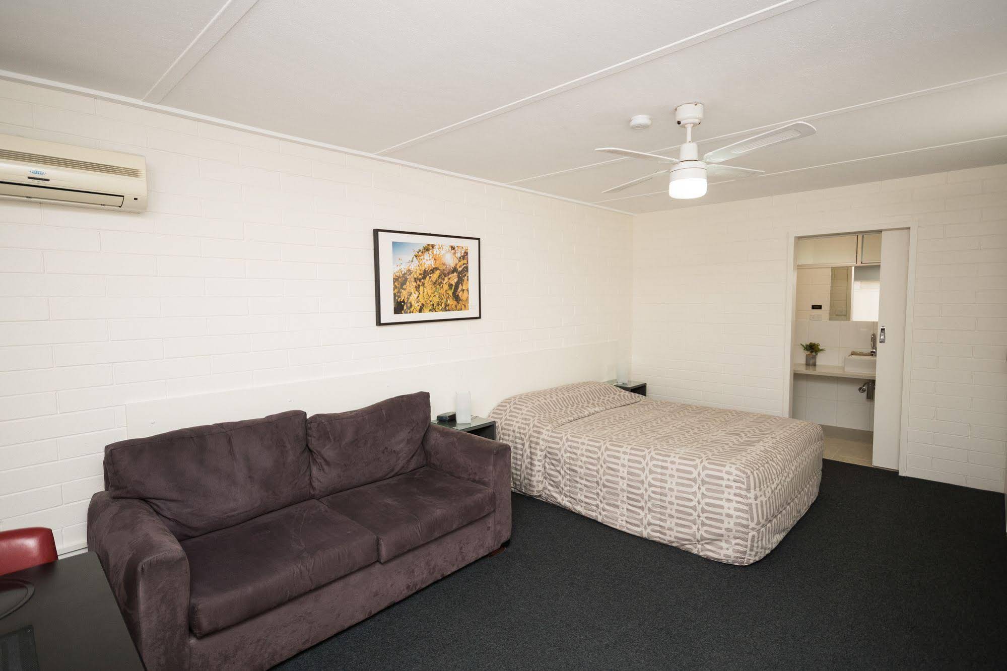 Vineland Motel