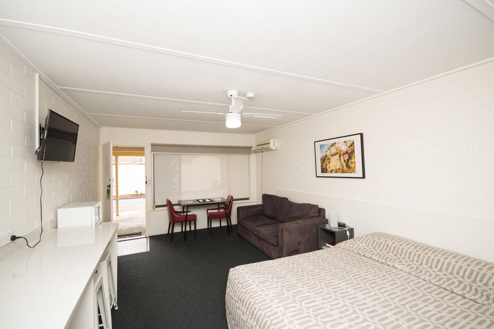 Vineland Motel