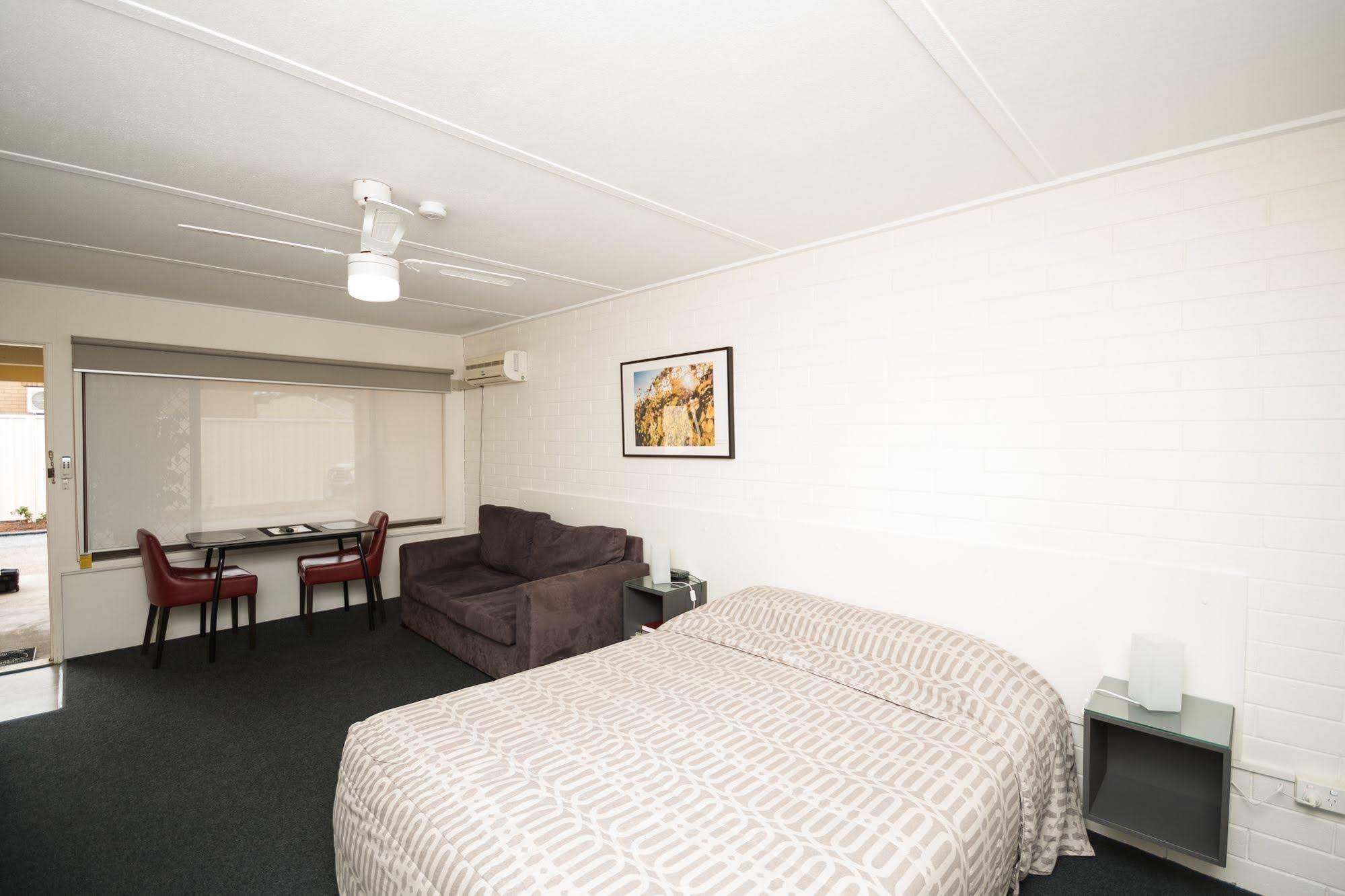 Vineland Motel