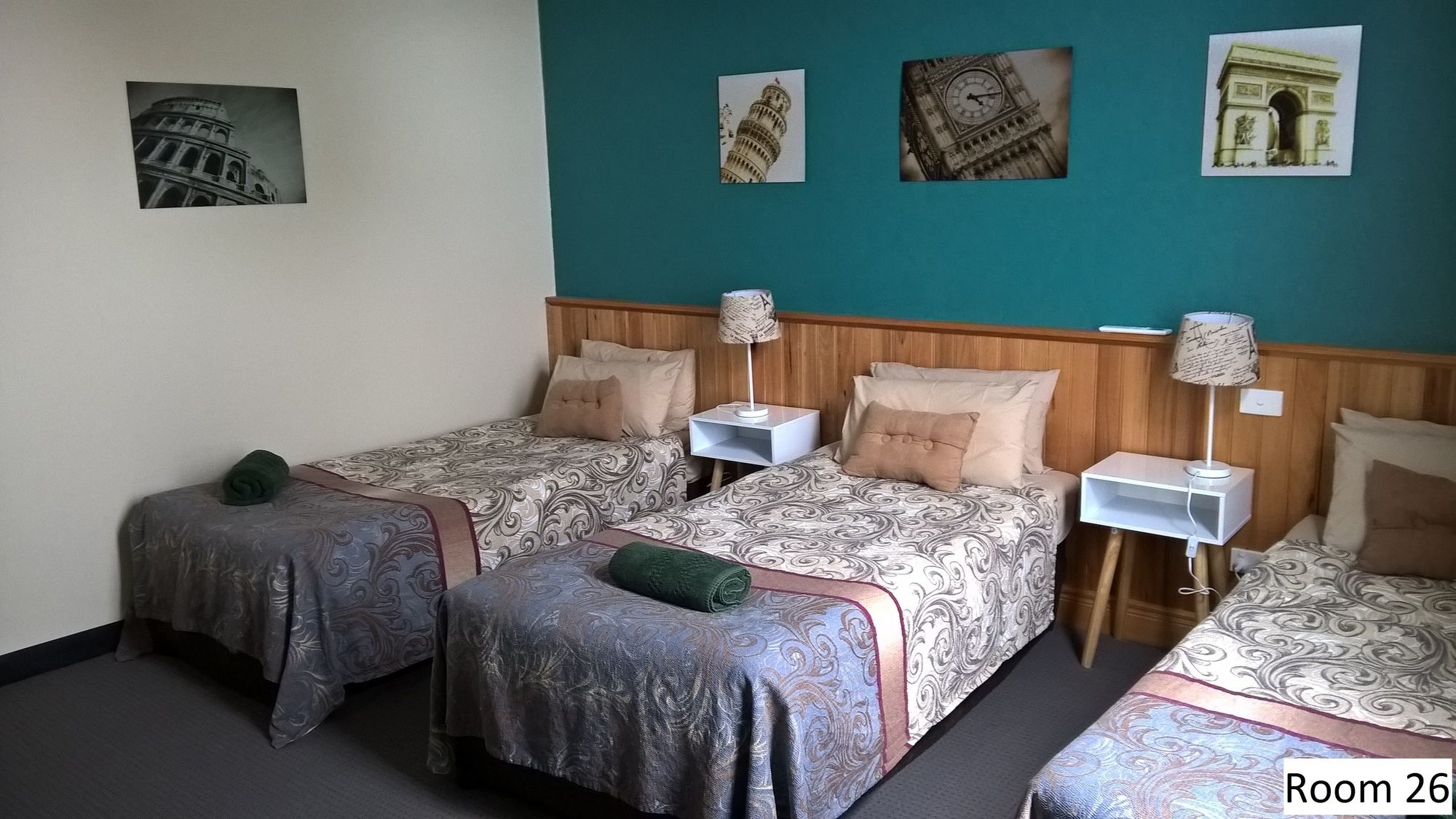 Moe Motor Inn