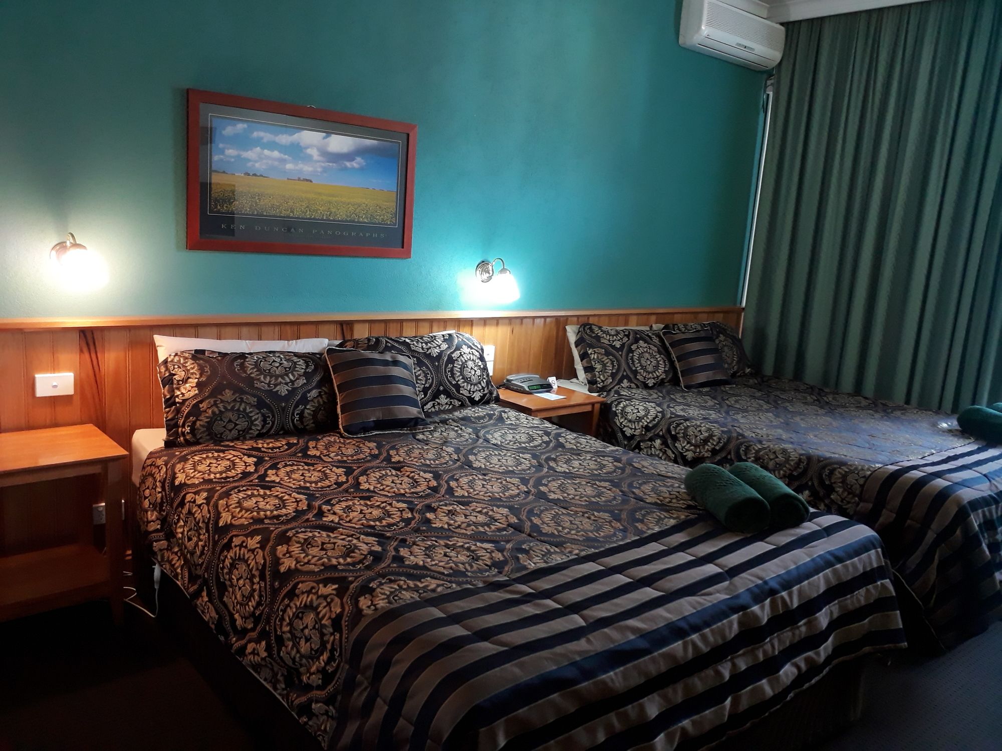 Moe Motor Inn