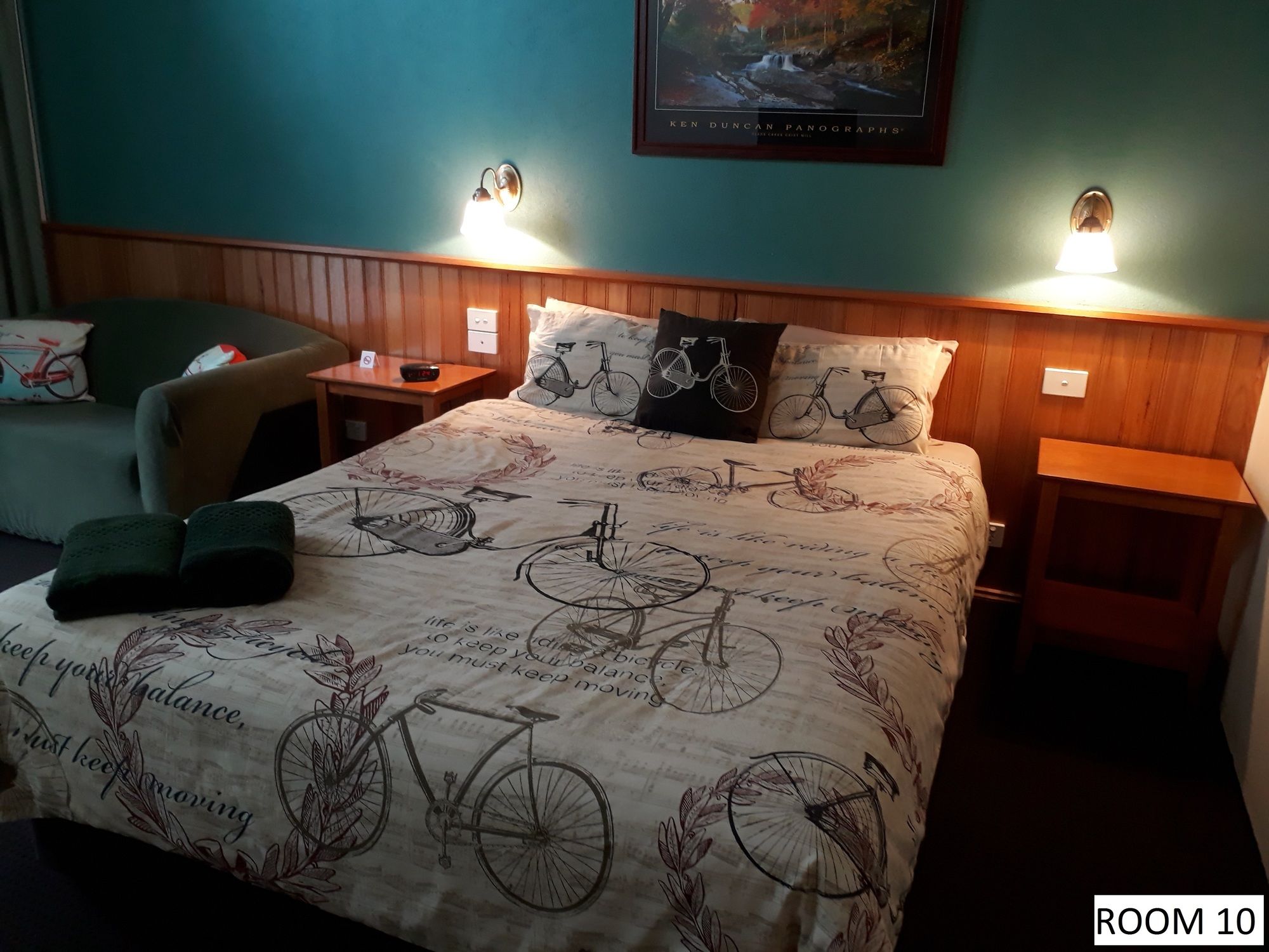 Moe Motor Inn