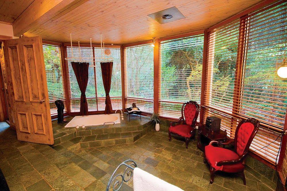 Linden Gardens Rainforest Retreat