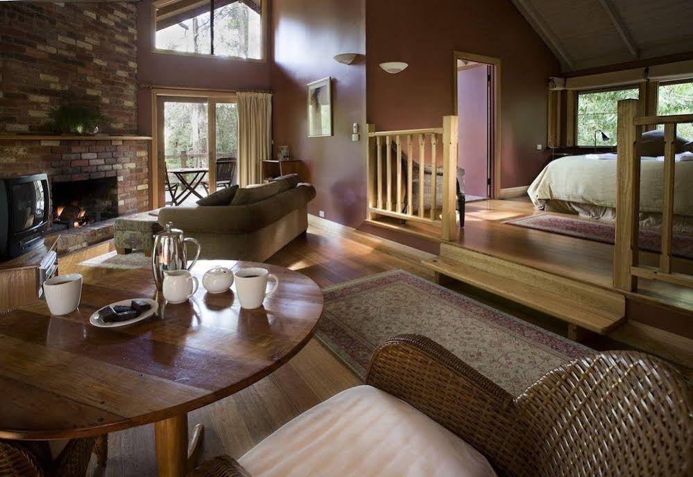 Woodlands Rainforest Retreat