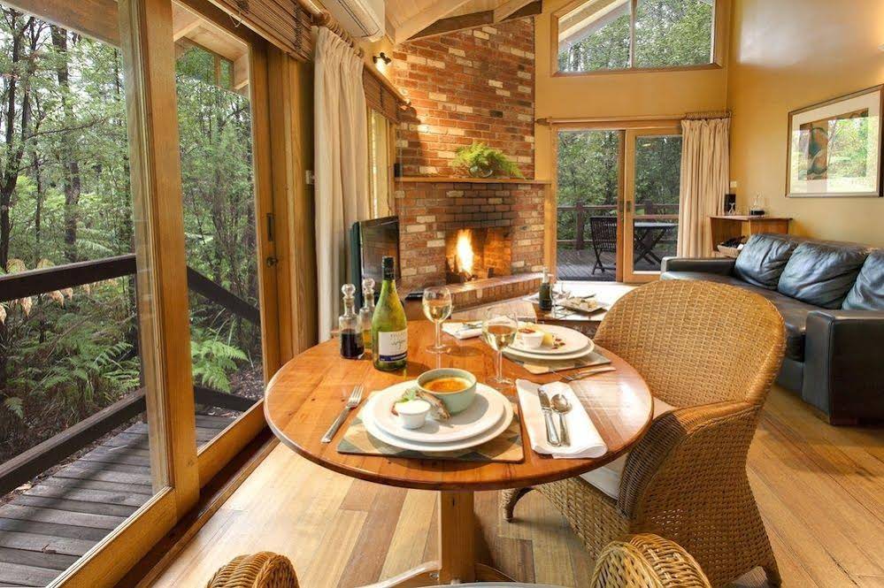 Woodlands Rainforest Retreat