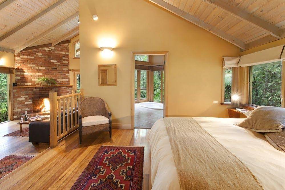 Woodlands Rainforest Retreat