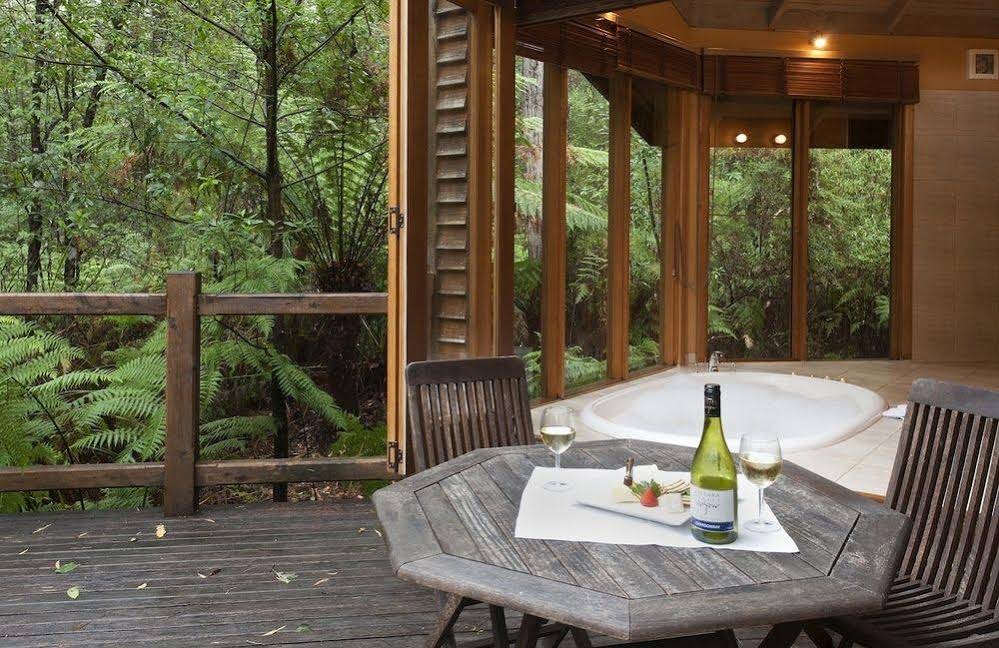 Woodlands Rainforest Retreat