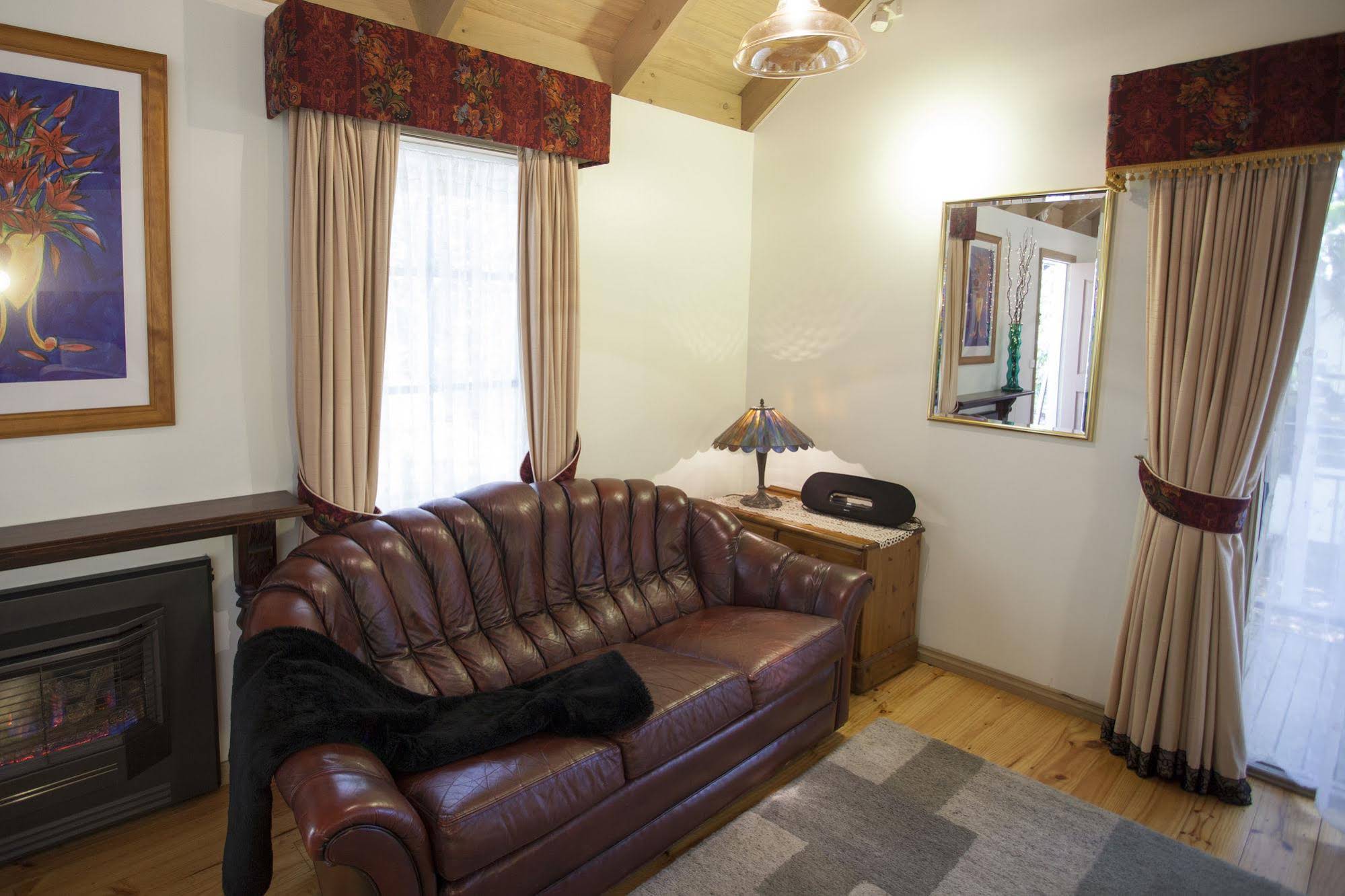 Olinda Country Cottages