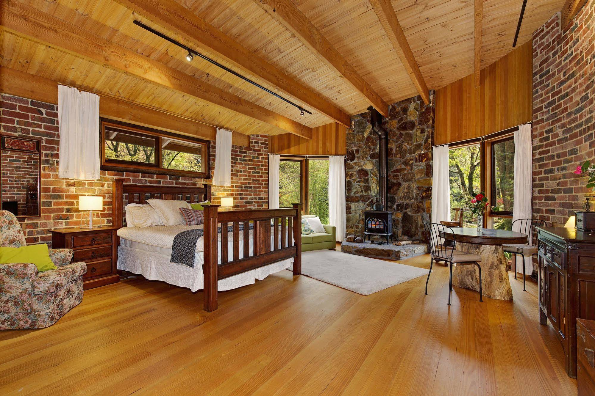 Rocky Creek Art Garden B&B