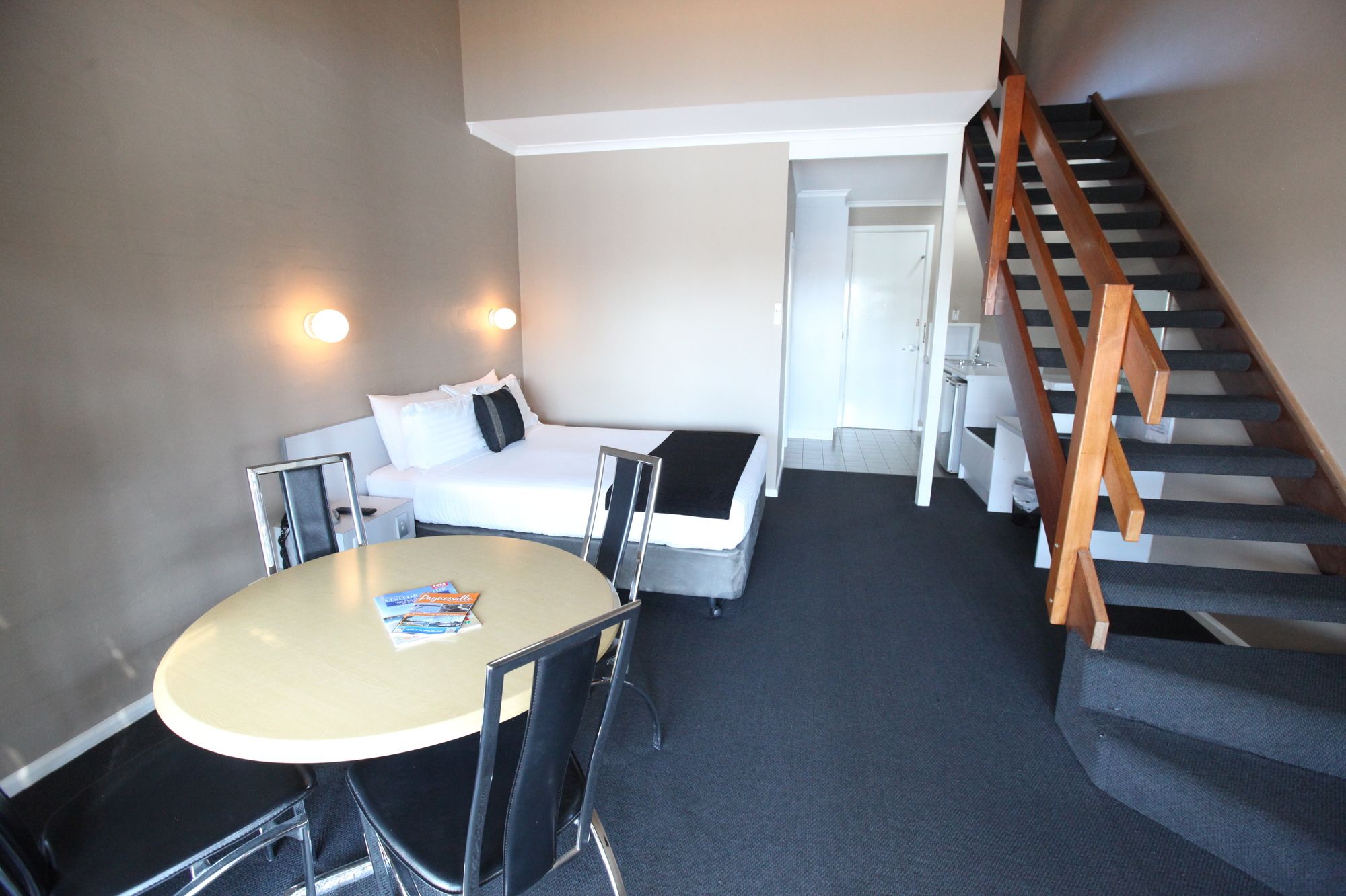 Mariners Cove at Paynesville Motel & Apartments