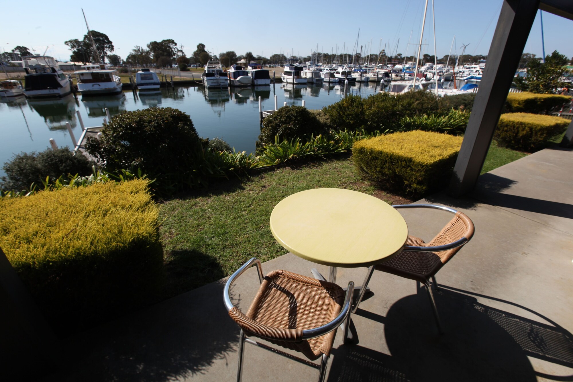 Mariners Cove at Paynesville Motel & Apartments