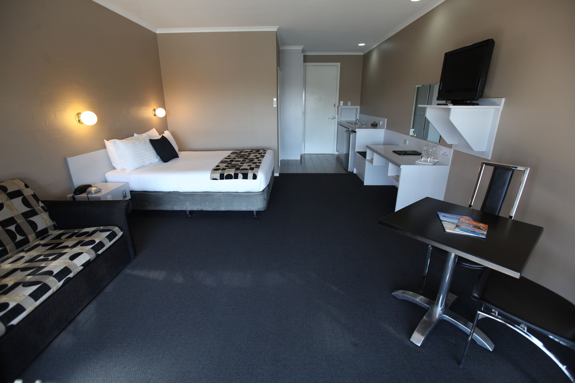 Mariners Cove at Paynesville Motel & Apartments
