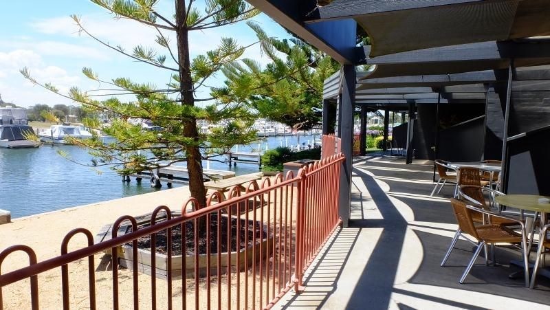 Mariners Cove at Paynesville Motel & Apartments