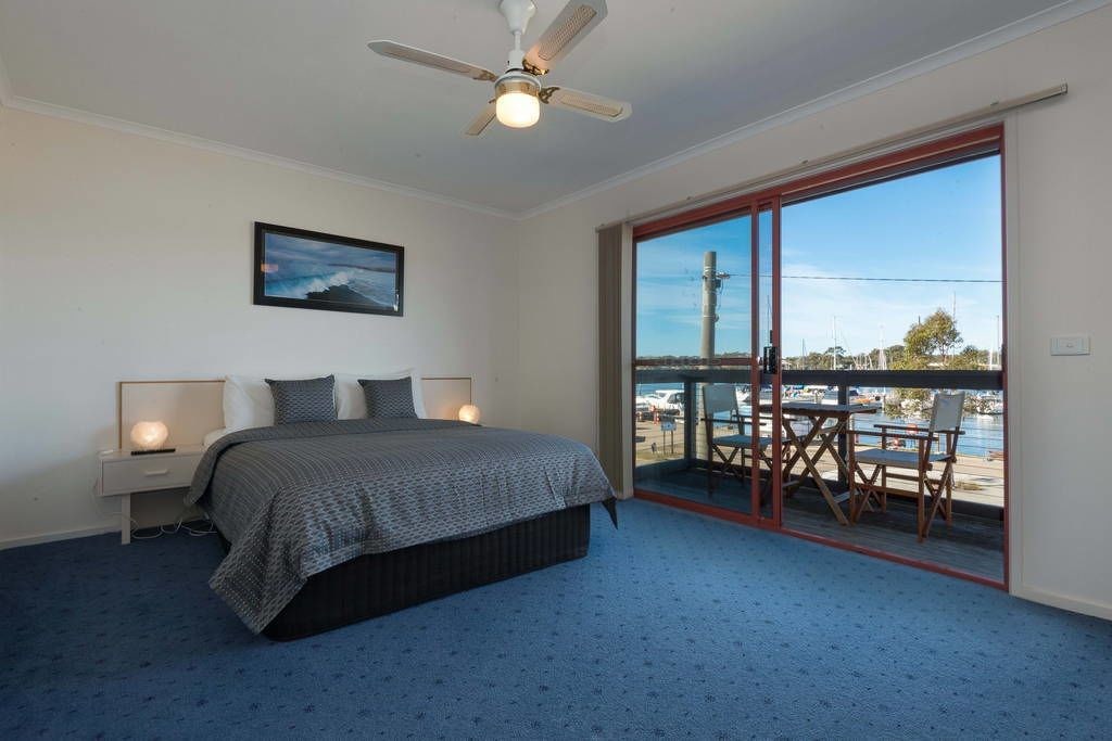 Mariners Cove at Paynesville Motel & Apartments