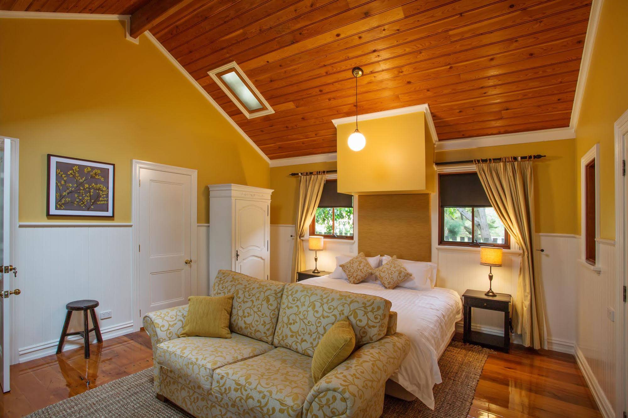 Oak Tree Lodge