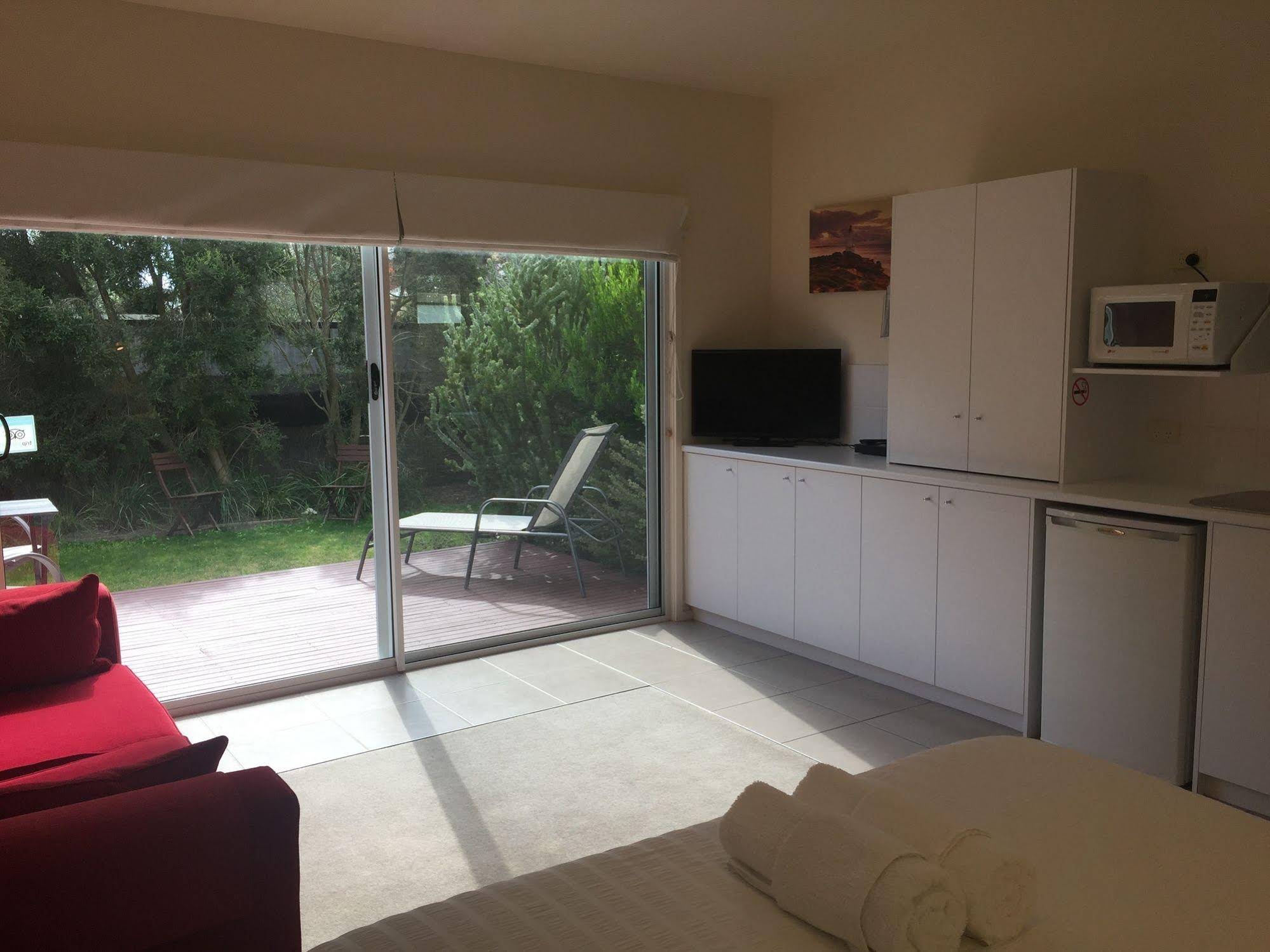Springtide Studio Apartments