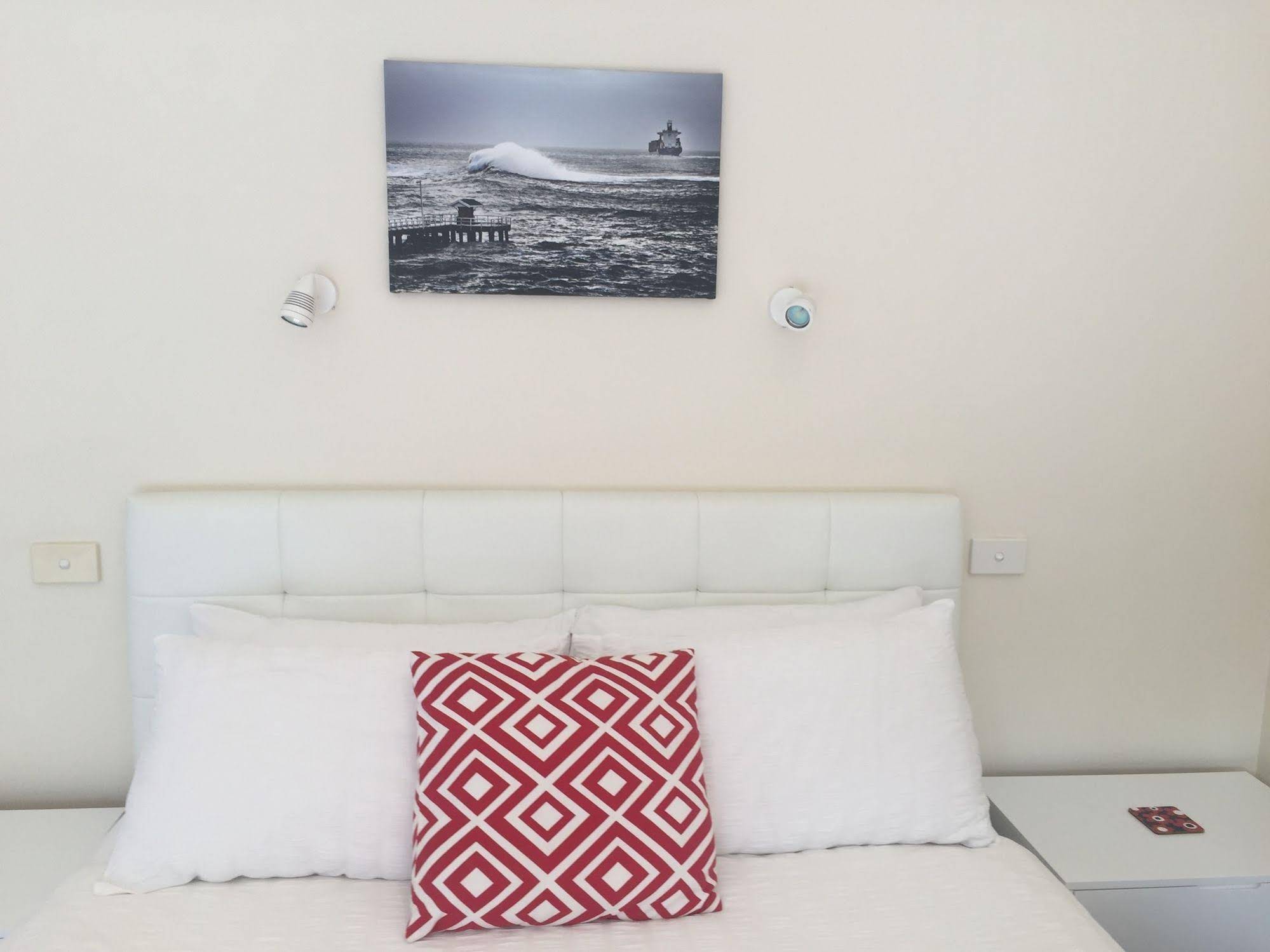 Springtide Studio Apartments