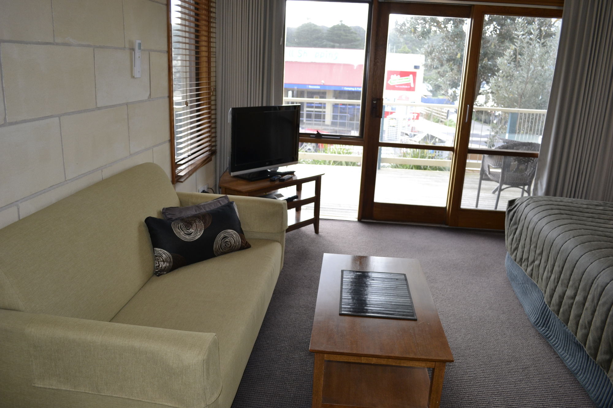 Loch Ard Motor Inn