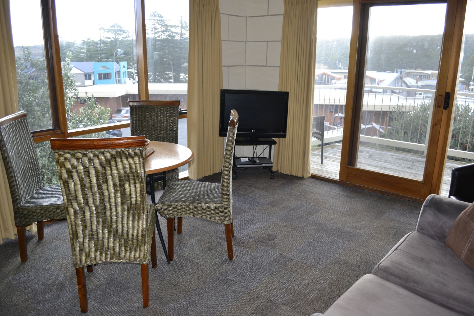 Loch Ard Motor Inn