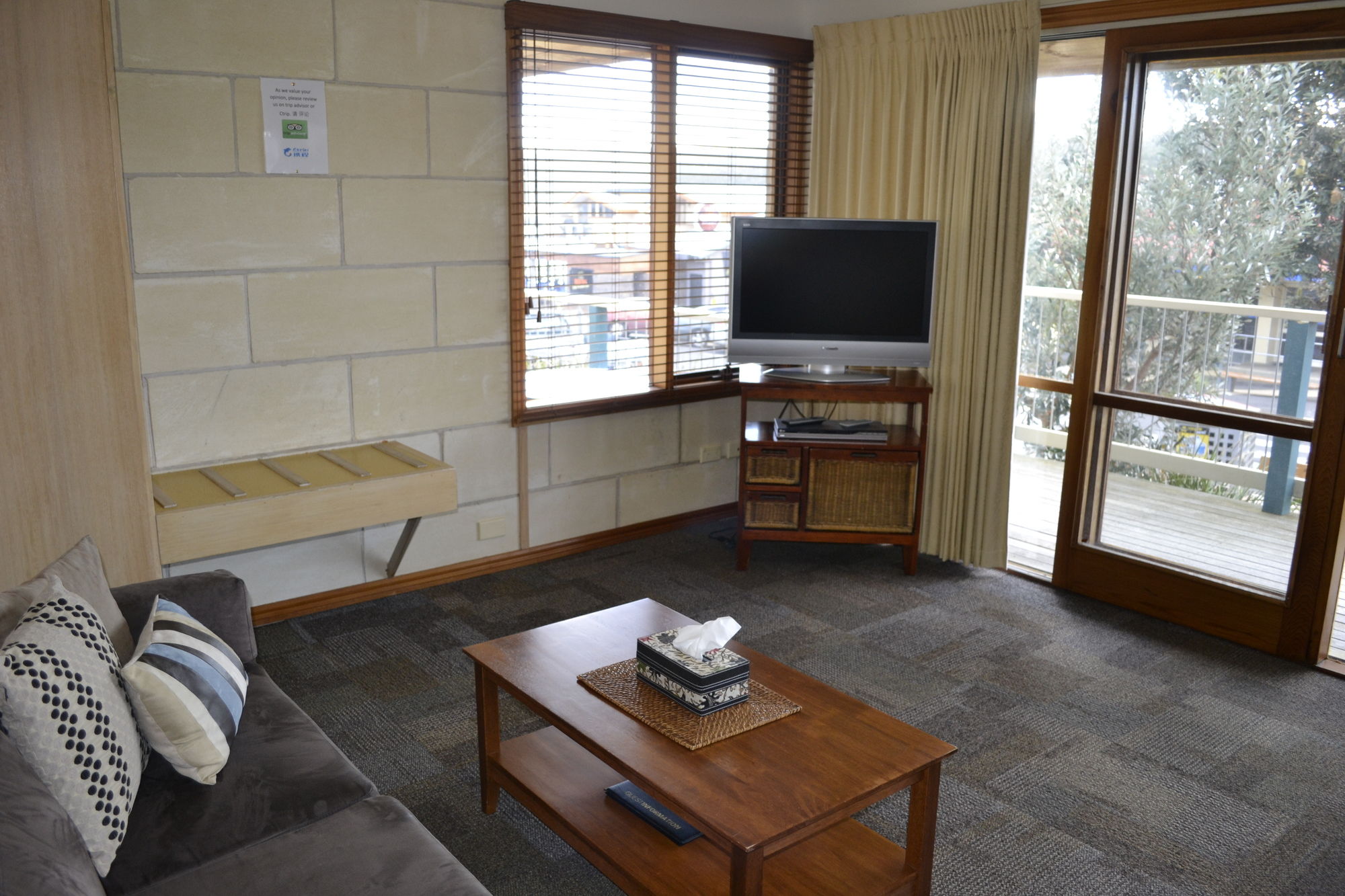 Loch Ard Motor Inn