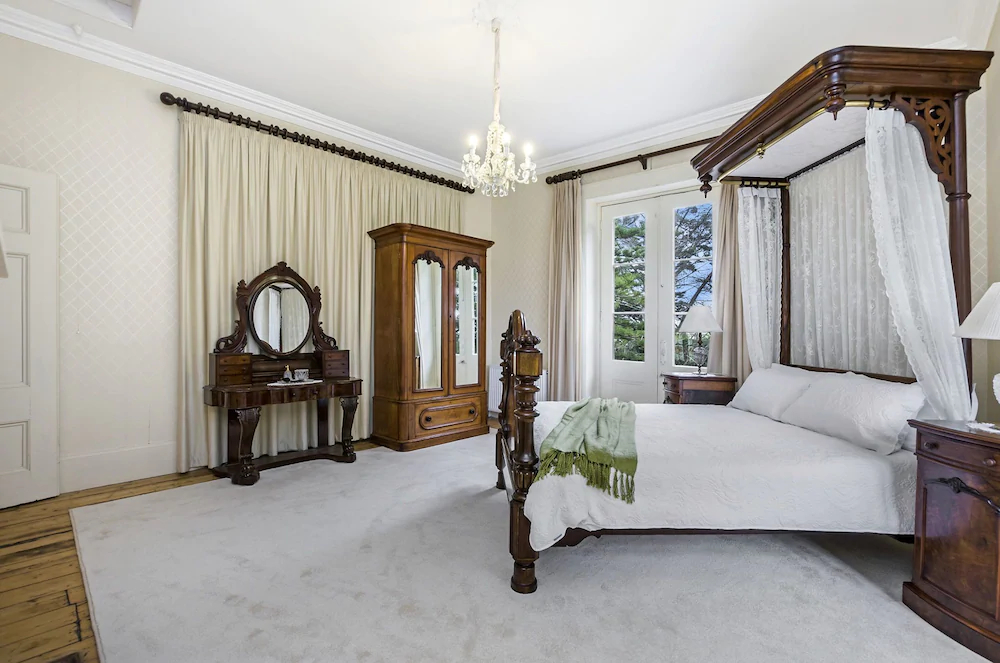 Talara Manor